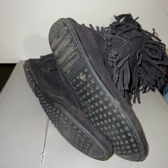 MINNETONKS 5-Layer Black Fringe Boot Size 8 - Picture 6 of 6